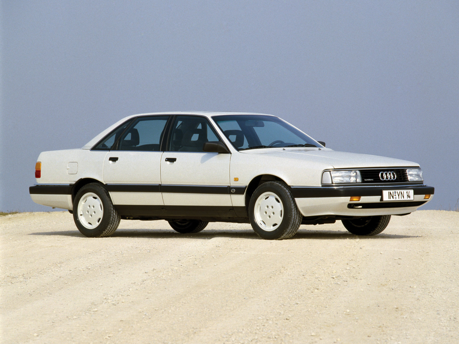 Audi 200: 11 фото