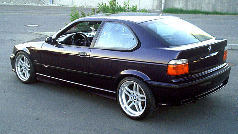 BMW 318ti: 1 фото