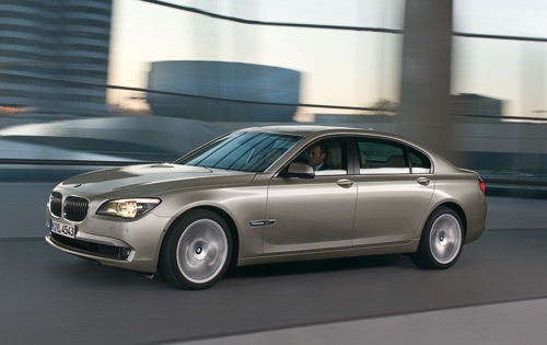 BMW 750i: 12 фото