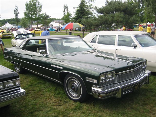 Buick Electra 225: 2 фото