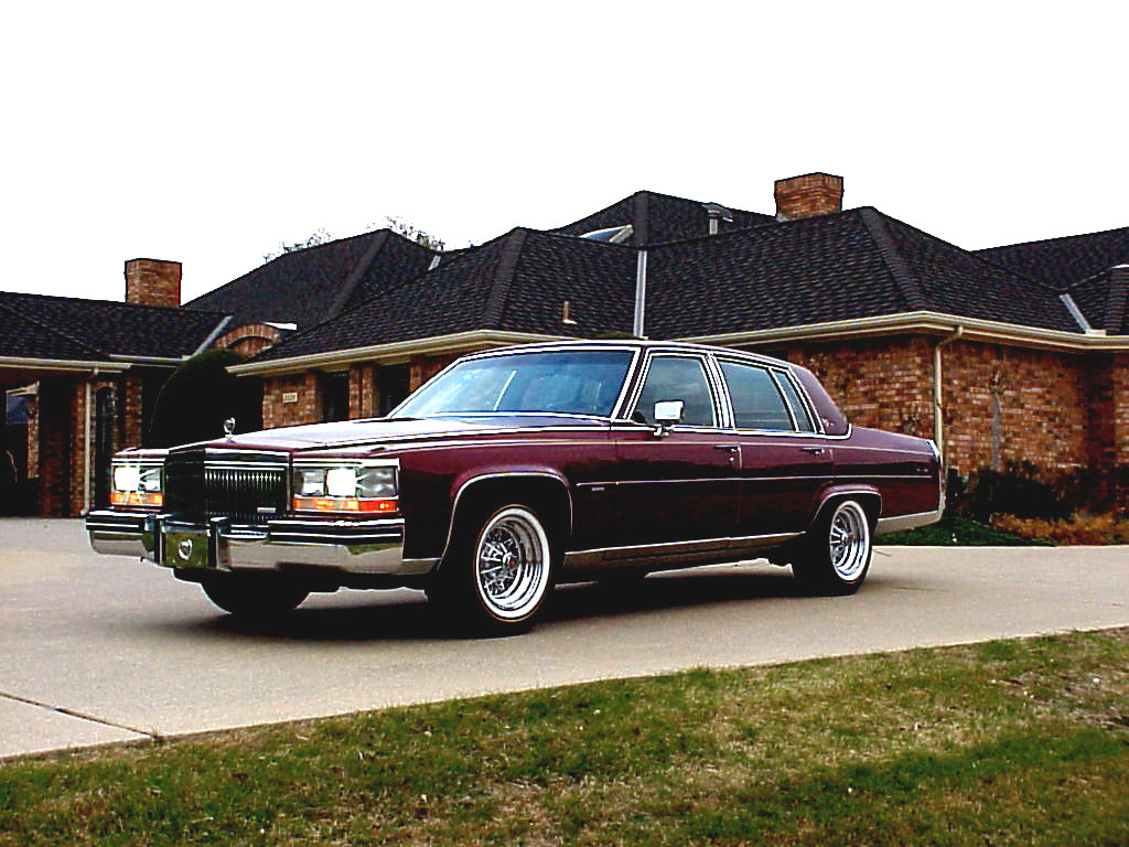 Cadillac Brougham: 4 фото