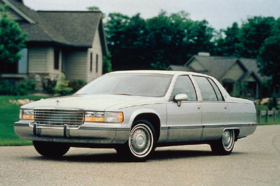 Cadillac Fleetwood Brougham: 2 фото