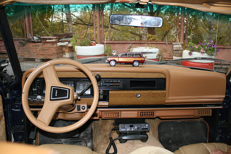 Jeep Grand Wagoneer: 11 фото