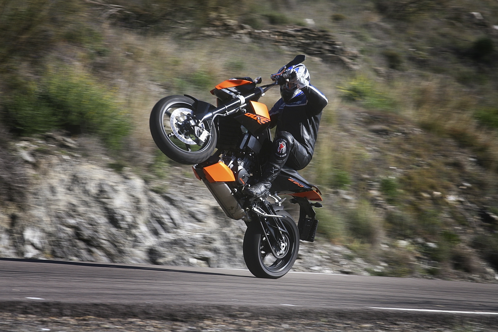 KTM 690 Duke: 7 фото