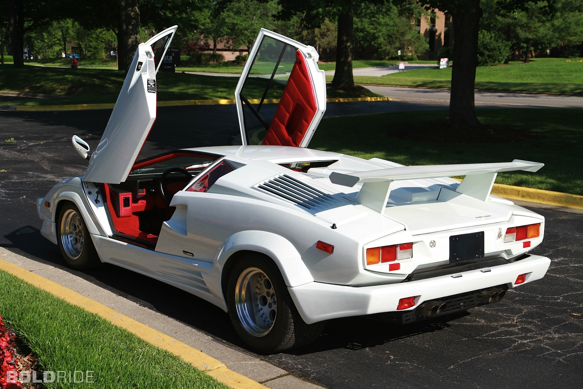 Lamborghini Countach: 10 фото