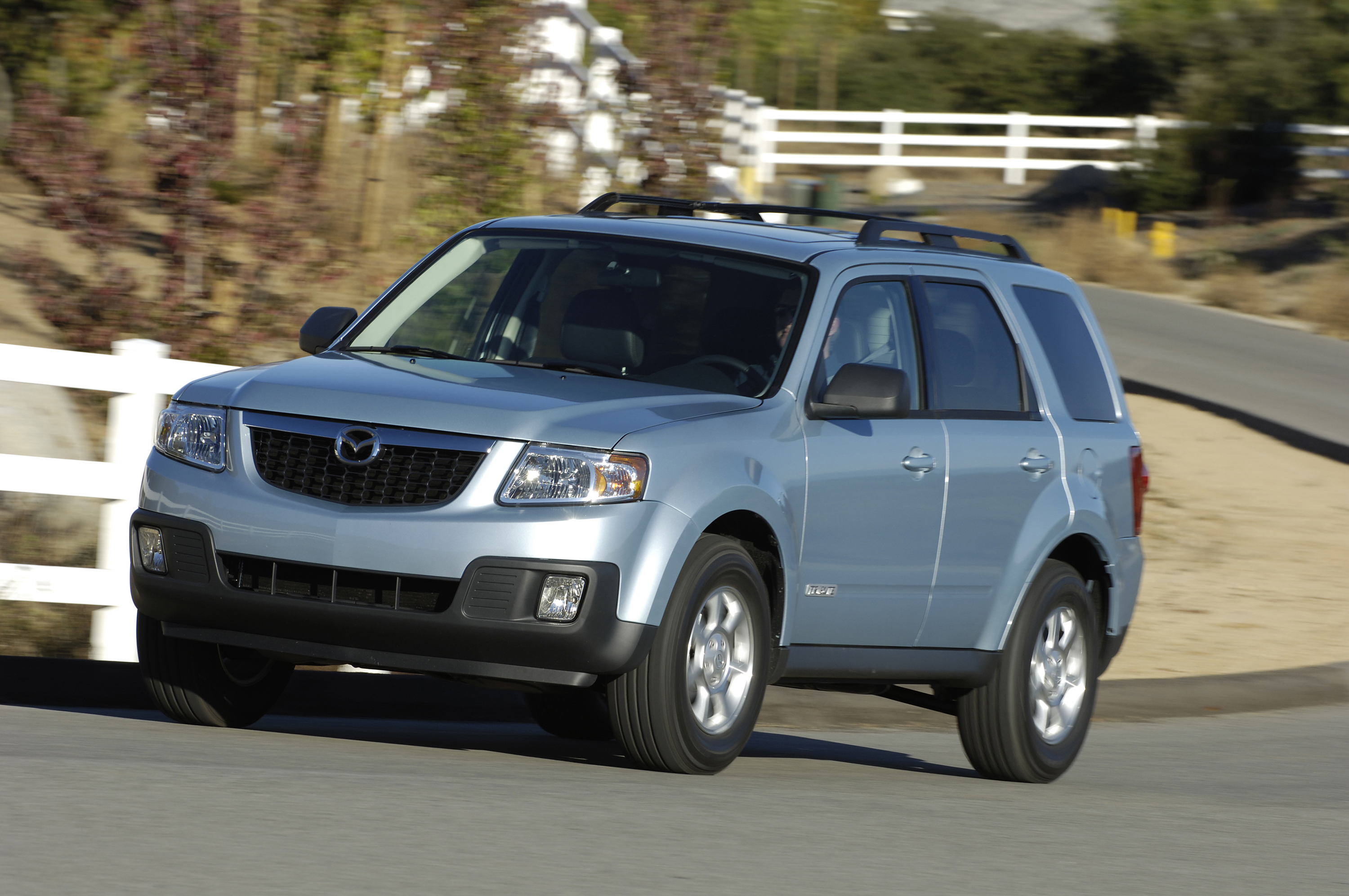 Mazda Tribute: 6 фото