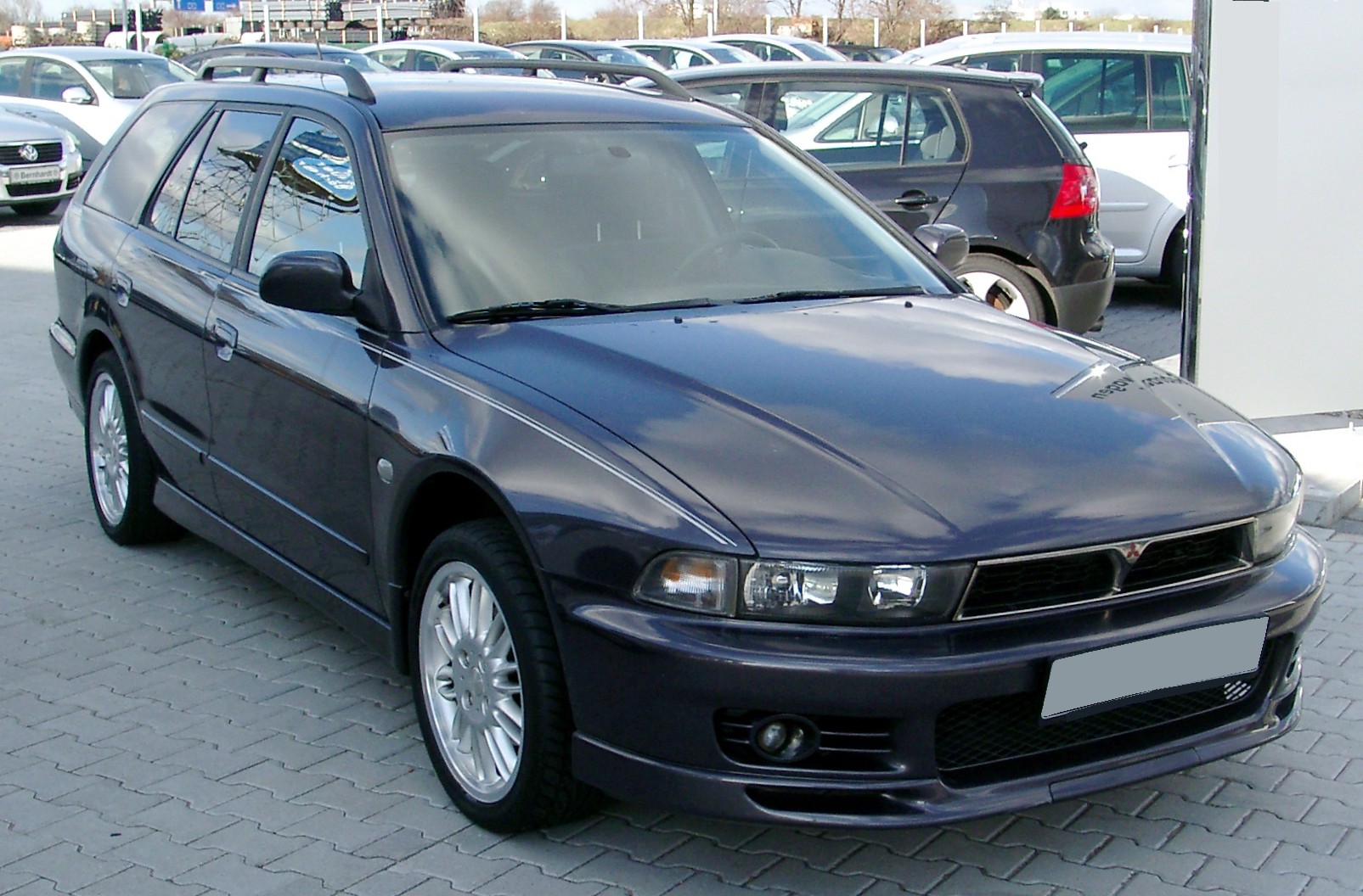 Mitsubishi Galant: 6 фото