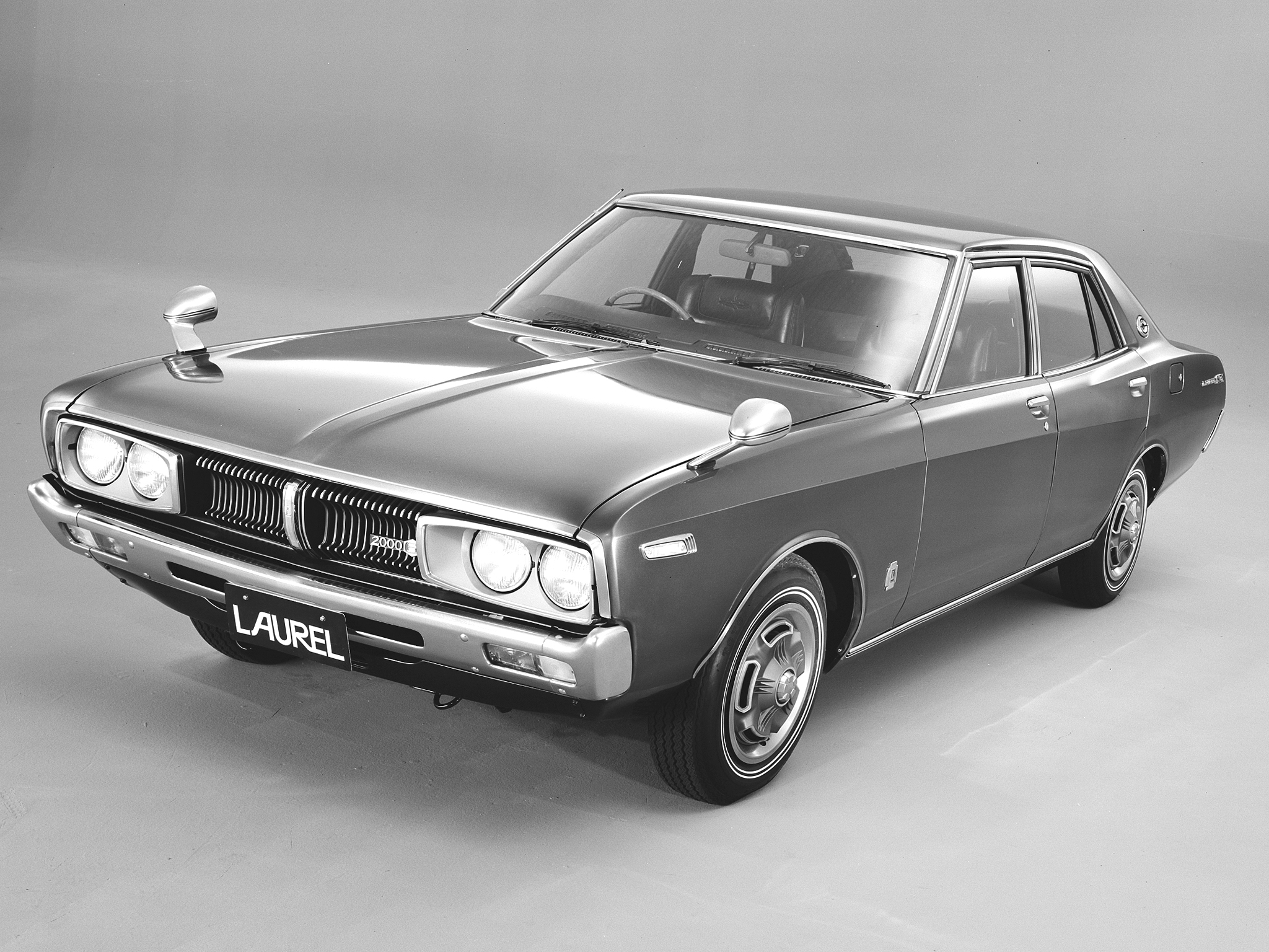 Nissan Laurel: 9 фото