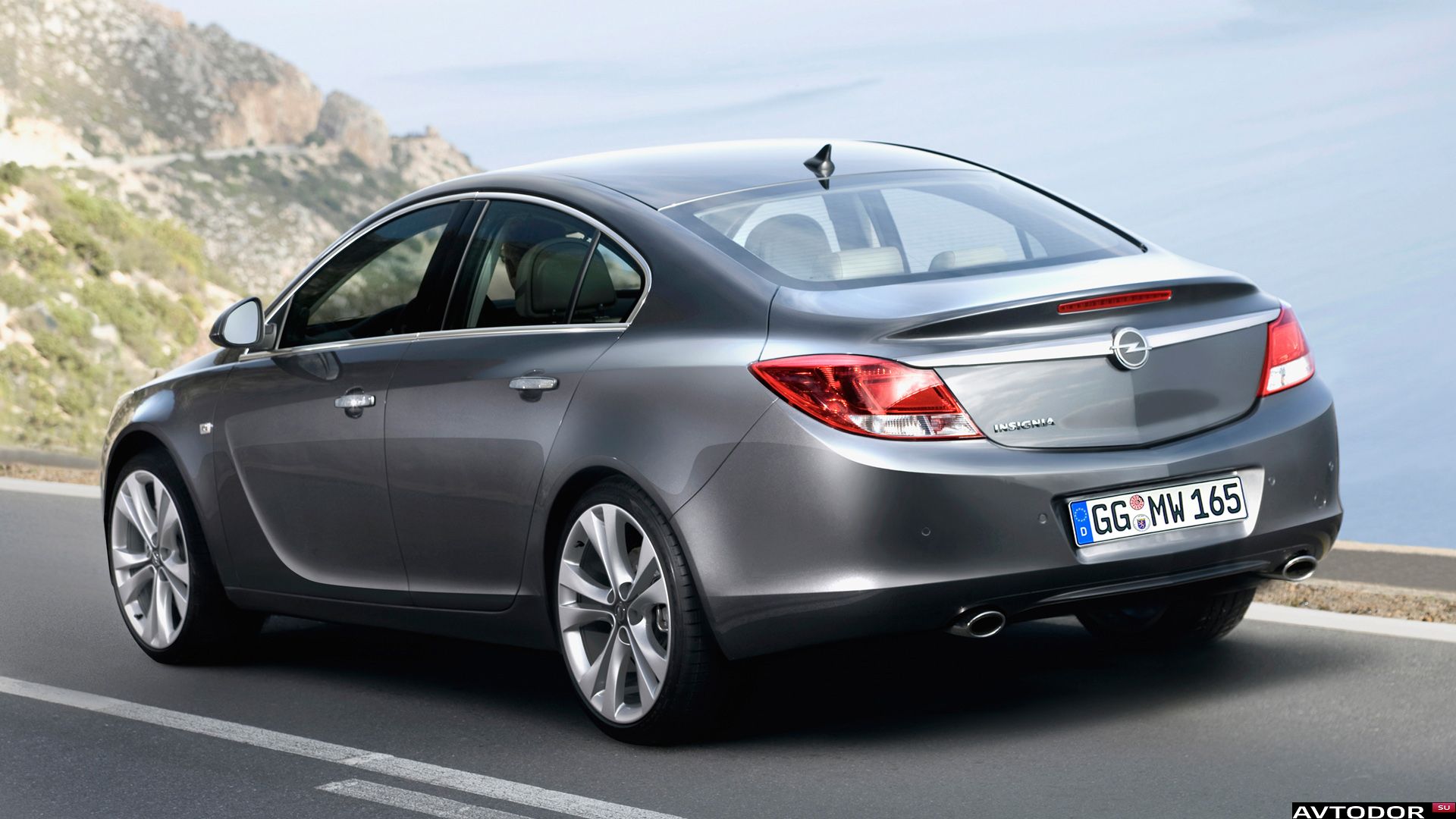 Opel Insignia: 5 фото