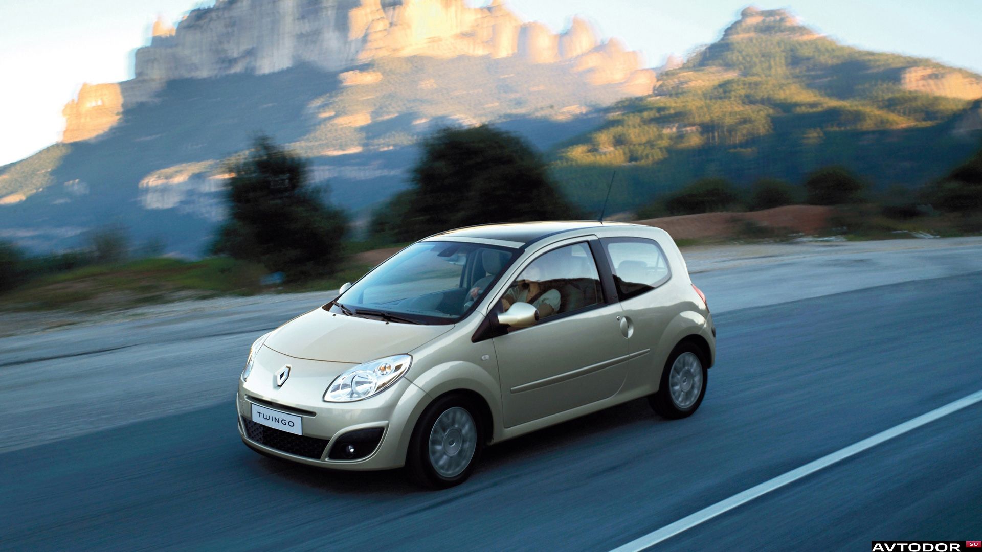 Renault Twingo: 11 фото