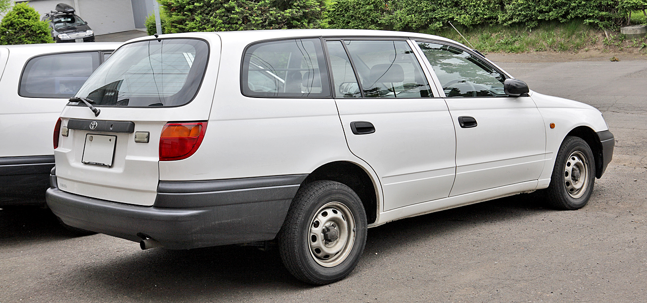 Toyota Caldina Van: 2 фото