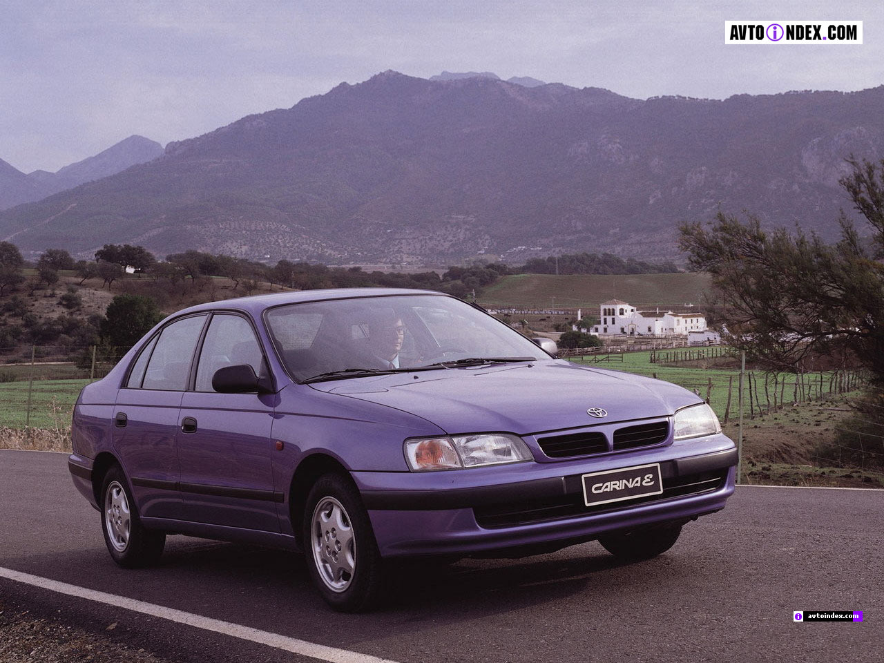 Toyota Carina E: 3 фото