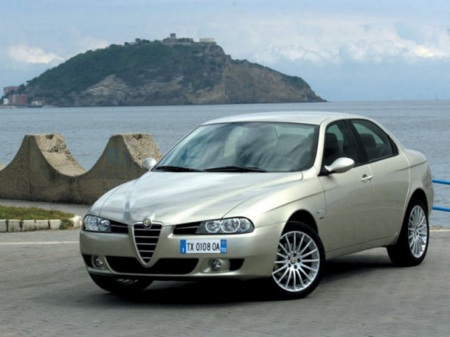 Alfa Romeo 156: 10 фото