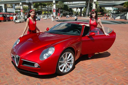 Alfa Romeo 8C Spider: 11 фото