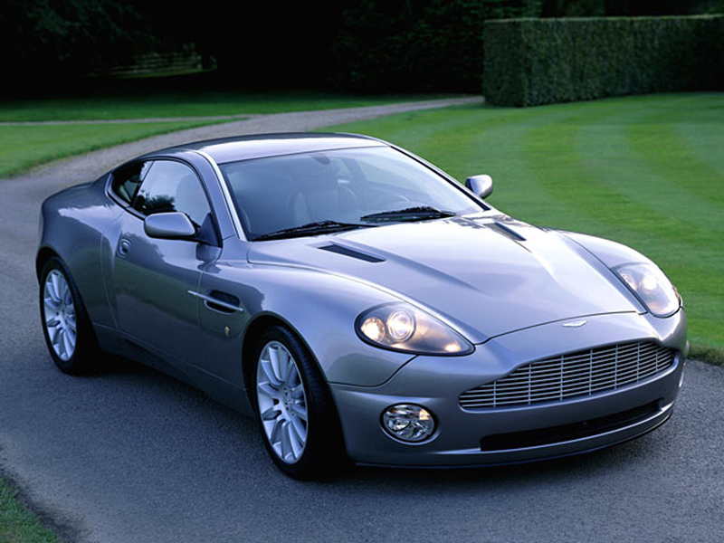 Aston Martin Vanquish: 2 фото