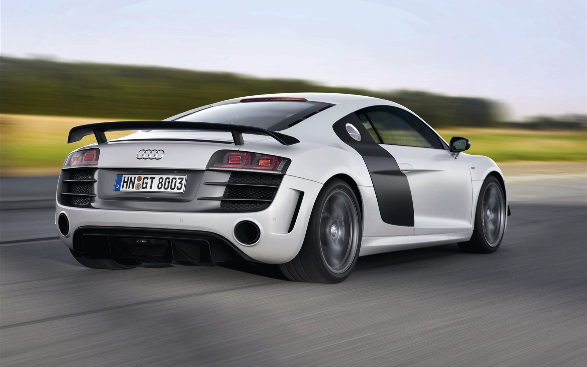 Audi R8 GT: 10 фото