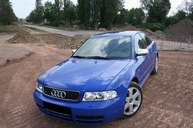 Audi S4 B5: 2 фото