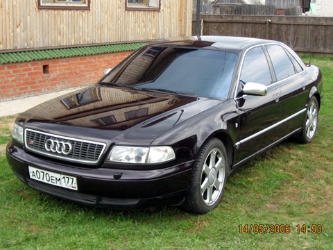 Audi S8 D2: 3 фото