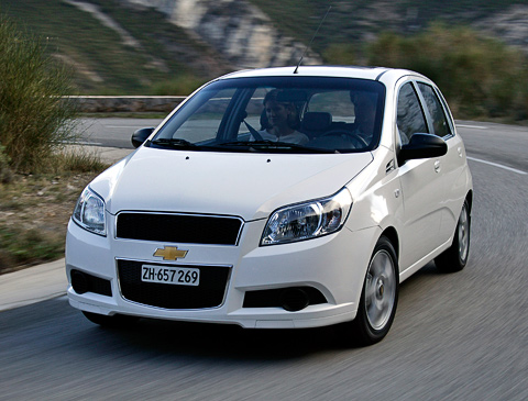 Chevrolet Aveo Hatchback I: 9 фото