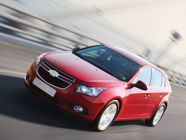 Chevrolet Cruze Hatchback: 5 фото