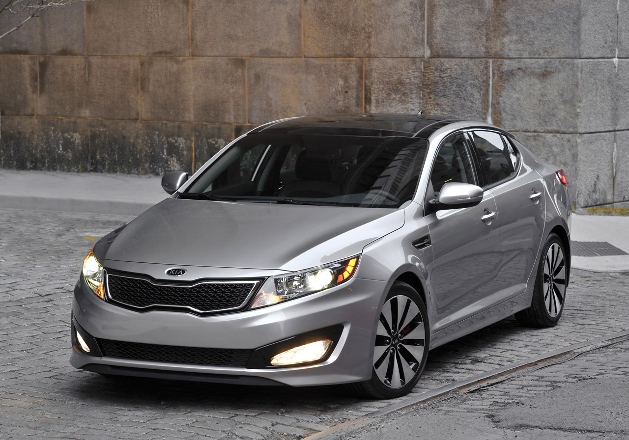 Kia Optima I: 6 фото