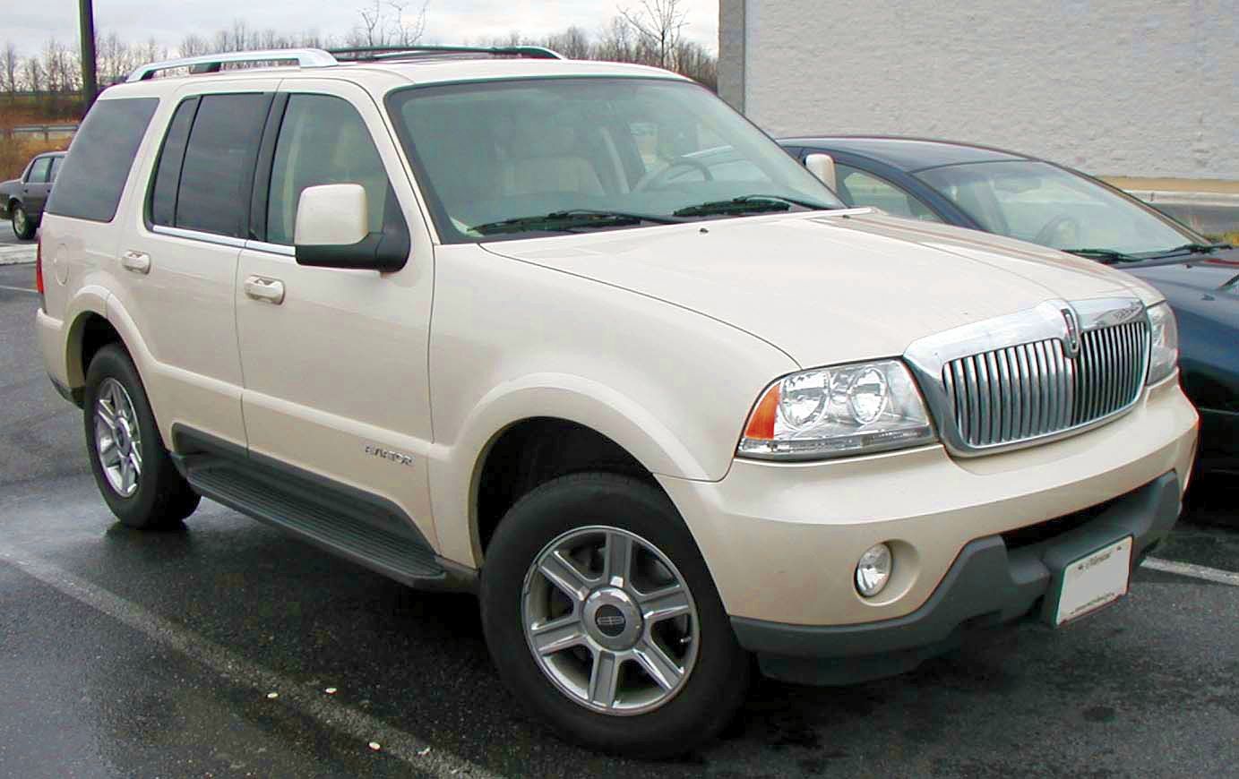 Lincoln Aviator: 9 фото