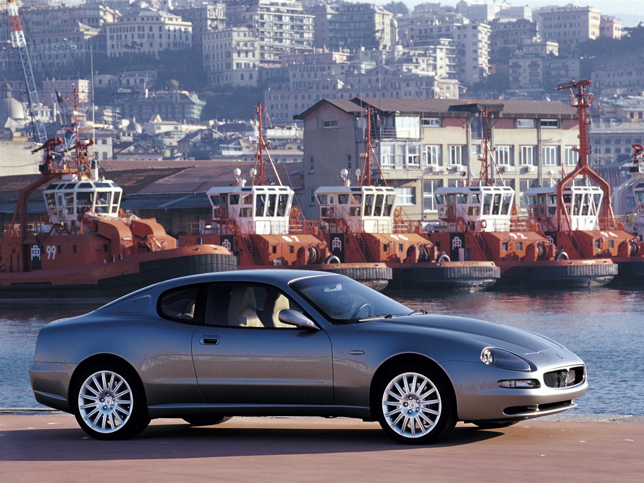 Maserati Coupe: 11 фото