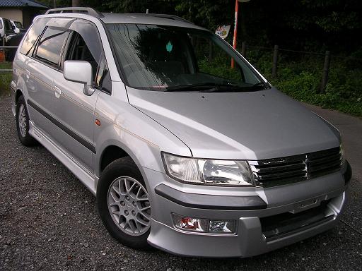 Mitsubishi Chariot Grandis: 3 фото