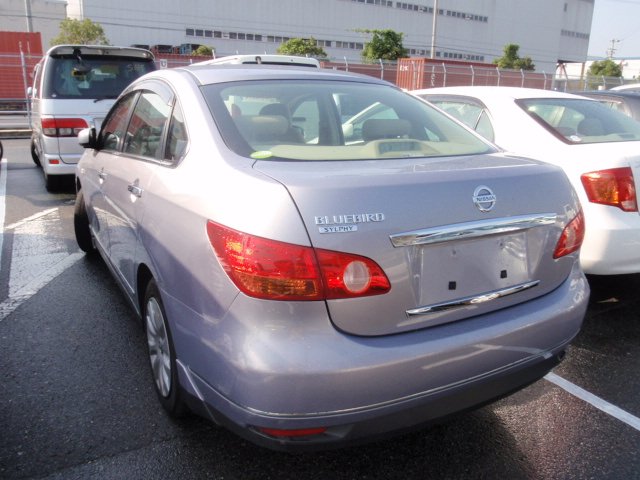 Nissan Bluebird Sylphy: 2 фото