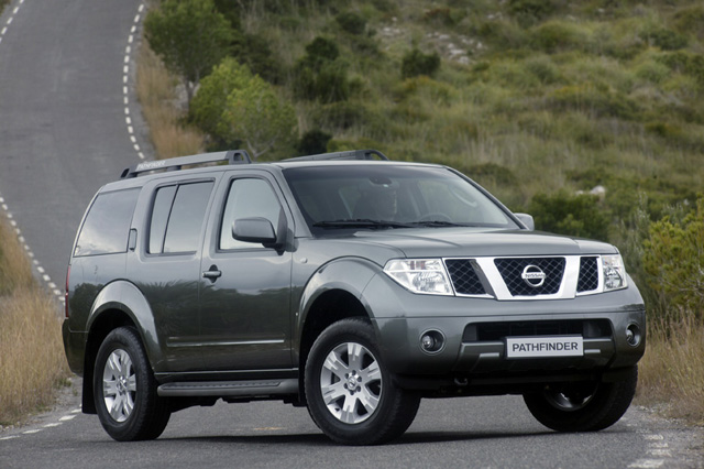 Nissan Pathfinder: 3 фото