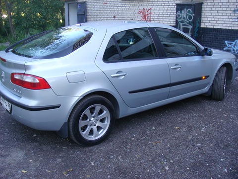 Renault Laguna II: 10 фото