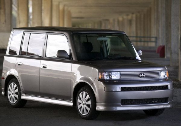 Scion xB I: 8 фото