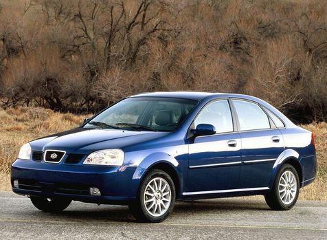 Suzuki Forenza: 4 фото