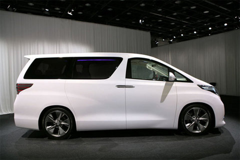 Toyota Alphard: 6 фото