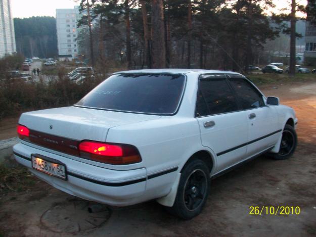 Toyota Carina: 6 фото