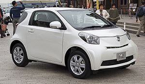 Toyota iQ: 2 фото