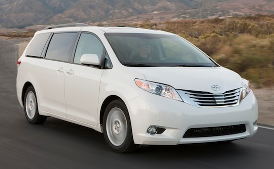 Toyota Sienna: 7 фото