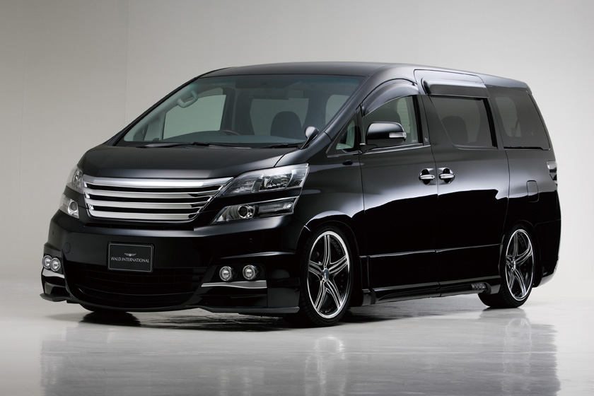 Toyota Vellfire: 8 фото